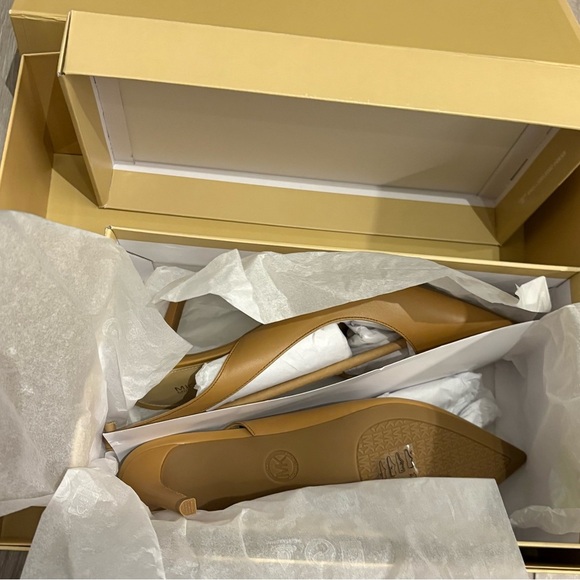 Brand New Michael Kors leather Slingback Pumps – Size 8 - Picture 5 of 13